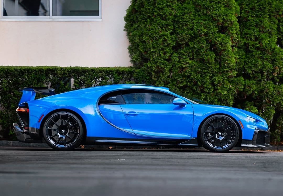 Bugatti Chiron Pur Sport : 1,479 HP W16, Specs, Top Speed & Performance