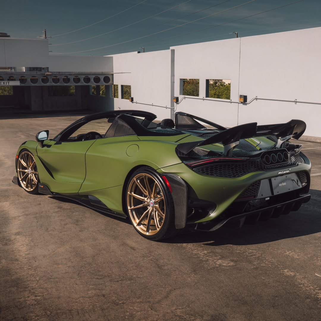 McLaren 765LT Spider